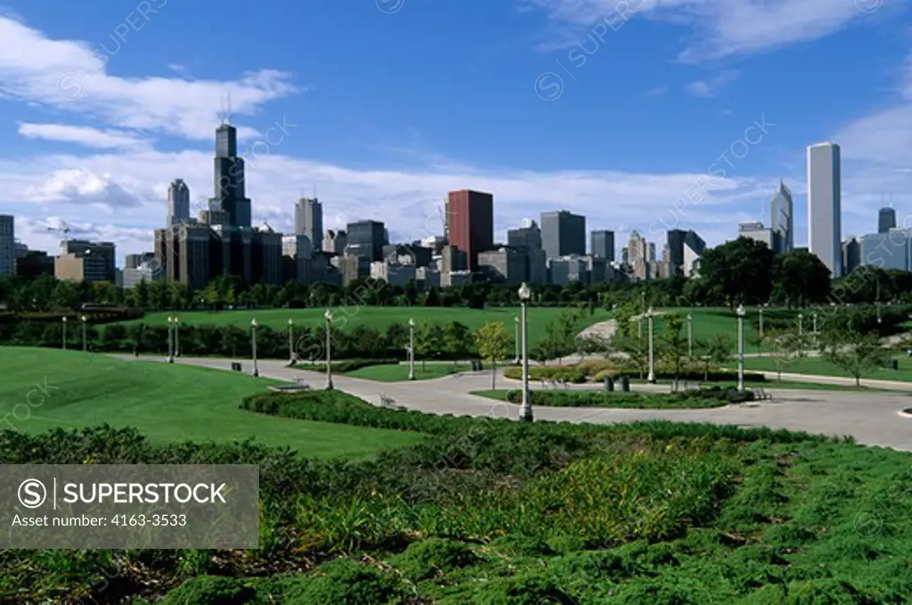 USA, ILLINOIS, CHICAGO, FIELD MUSEUM OF NATURAL HISTORY, VIEW OF SKYLINE