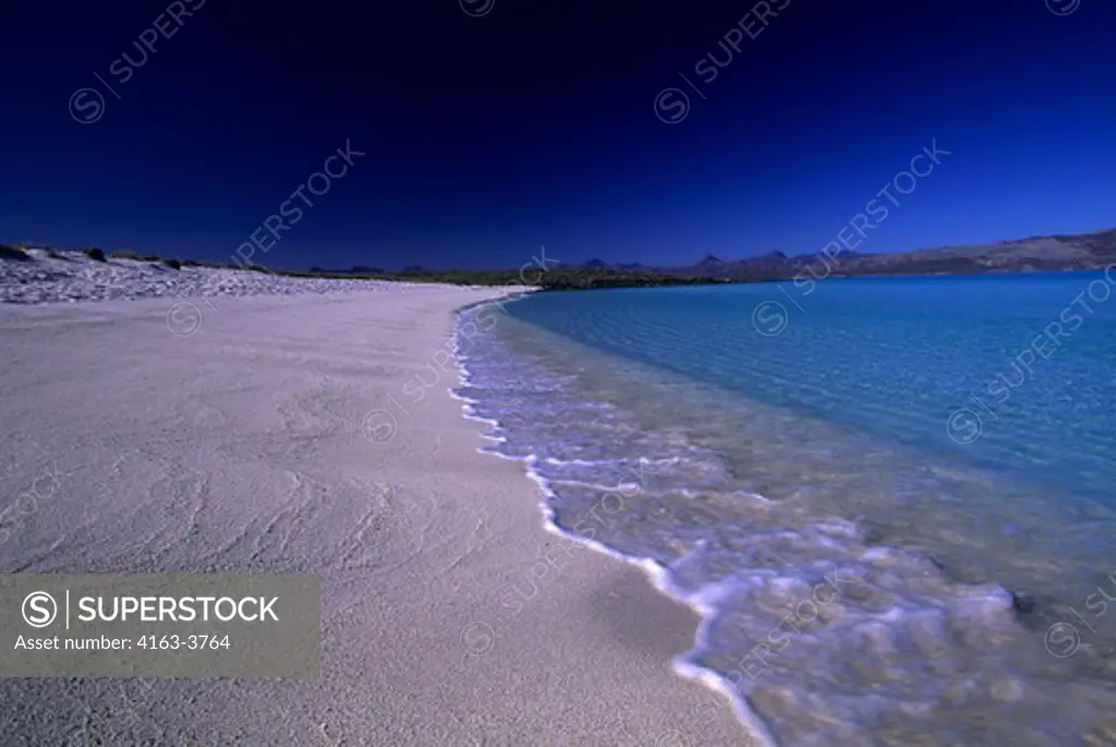 MEXICO, BAJA CALIFORNIA, CORONADO ISLAND, WHITE-SAND BEACH