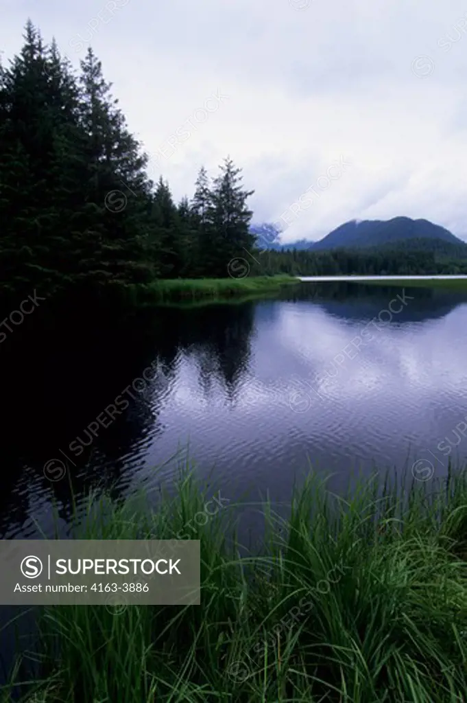 USA, ALASKA, TONGASS NATIONAL FOREST, CHICHAGOF ISLAND, LAKE