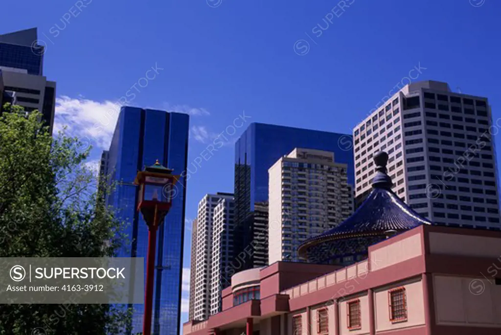CANADA, ALBERTA, CALGARY, CHINATOWN WITH CHINESE CULTURAL CENTRE
