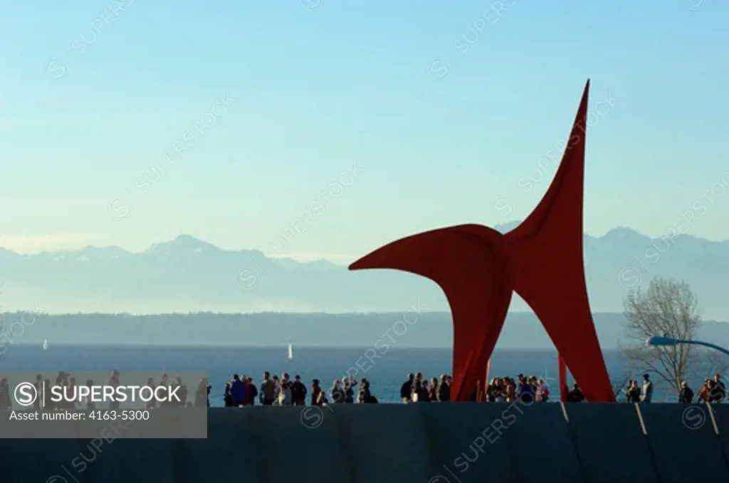 USA, WASHINGTON STATE, SEATTLE, OLYMPIC SCULPTURE PARK, VIEW OF EAGLE BY ALEXANDER CALDER, OLYMPIC MOUNTAINS IN BACKGROUND