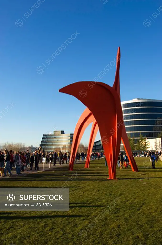 USA, WASHINGTON STATE, SEATTLE, OLYMPIC SCULPTURE PARK, VIEW OF EAGLE BY ALEXANDER CALDER