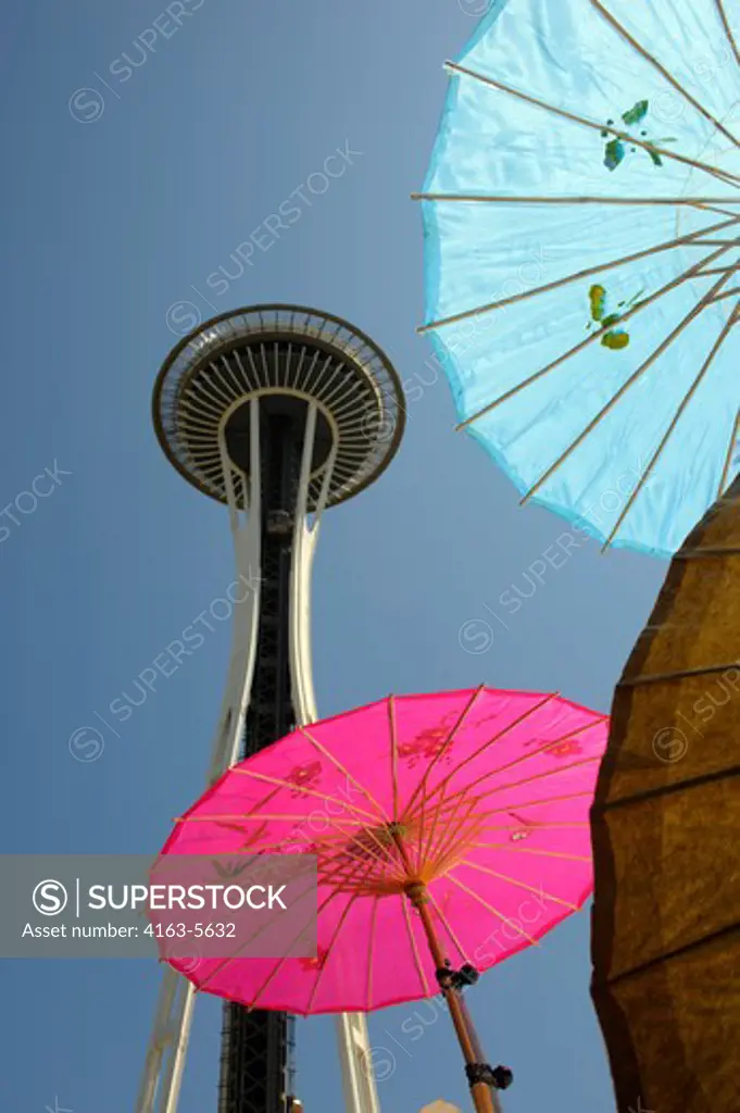 USA, WASHINGTON STATE, SEATTLE CENTER, SPACE NEEDLE WITH COLORFUL PARASOLS