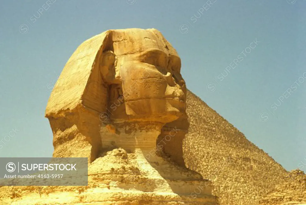 EGYPT, CAIRO, VIEW OF THE SPHINX