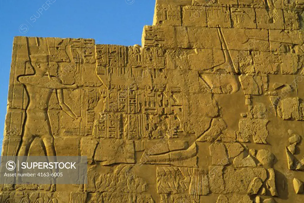 EGYPT, LUXOR, TEMPLE OF KARNAK, ANCIENT EGYPTIAN HIEROGLYPHICS