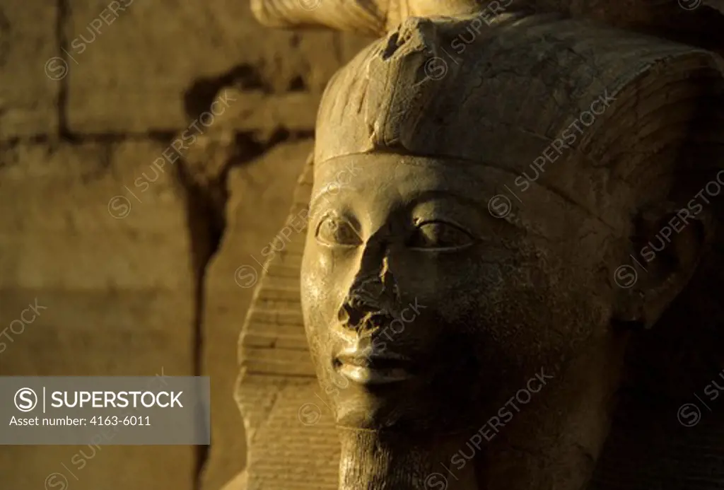 EGYPT, LUXOR, TEMPLE OF KARNAK, STATUE OF AMENHOTEP II, ANCIENT PHARAOH