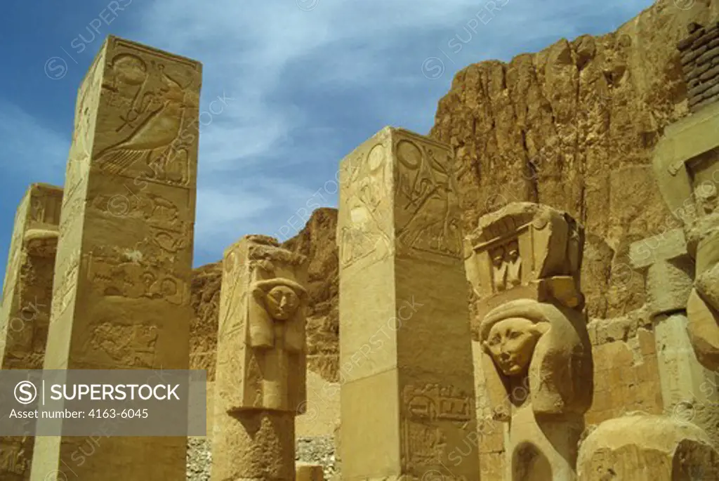 EGYPT, NEAR LUXOR, DEIR EL-BAHRI, TEMPLE OF QUEEN HATSHEPSUT, ANCIENT EGYPTIAN STATUES