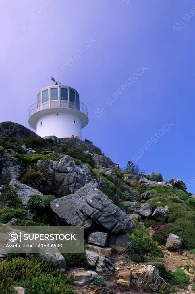 SOUTH AFRICA, NEAR CAPE TOWN, CAPE OF GOOD HOPE NATIONAL PARK, CAPE POINT, LIGHTHOUSE