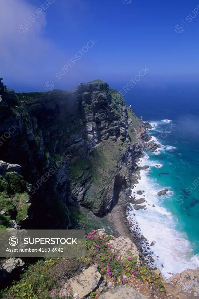SOUTH AFRICA, NEAR CAPE TOWN, CAPE OF GOOD HOPE NATIONAL PARK, VIEW OF CAPE POINT