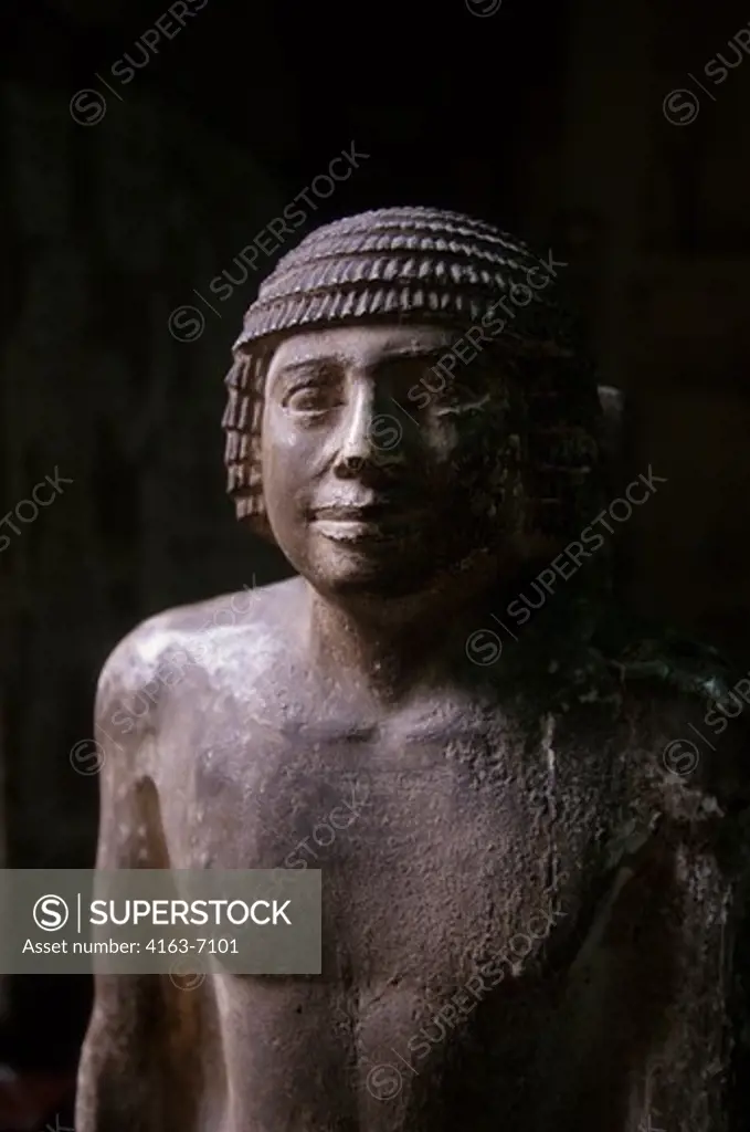 EGYPT, CAIRO, EGYPTIAN MUSEUM OF ANTIQUITIES, STATUE CARVED OUT OF STONE