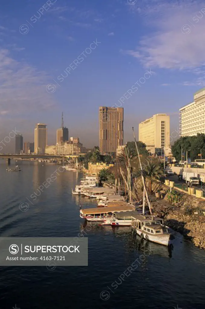 EGYPT, CAIRO, VIEW OF NILE RIVER