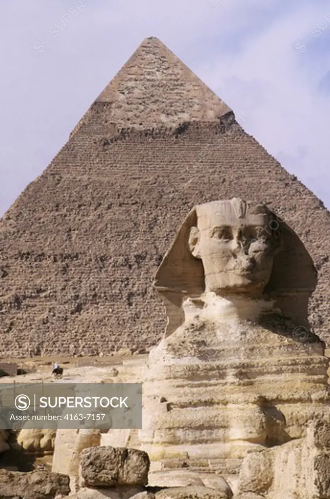 EGYPT, CAIRO, GIZA, SPHINX, WITH CHEFREN PYRAMID IN BACKGROUND