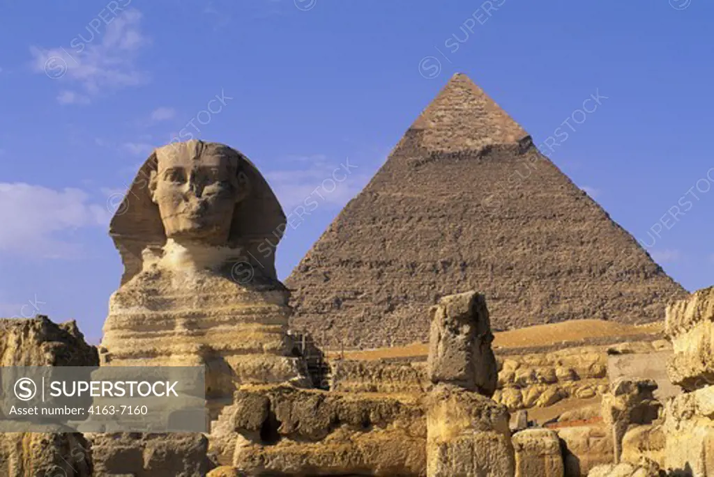 EGYPT, CAIRO, GIZA, SPHINX WITH CHEFREN PYRAMID IN BACKGROUND