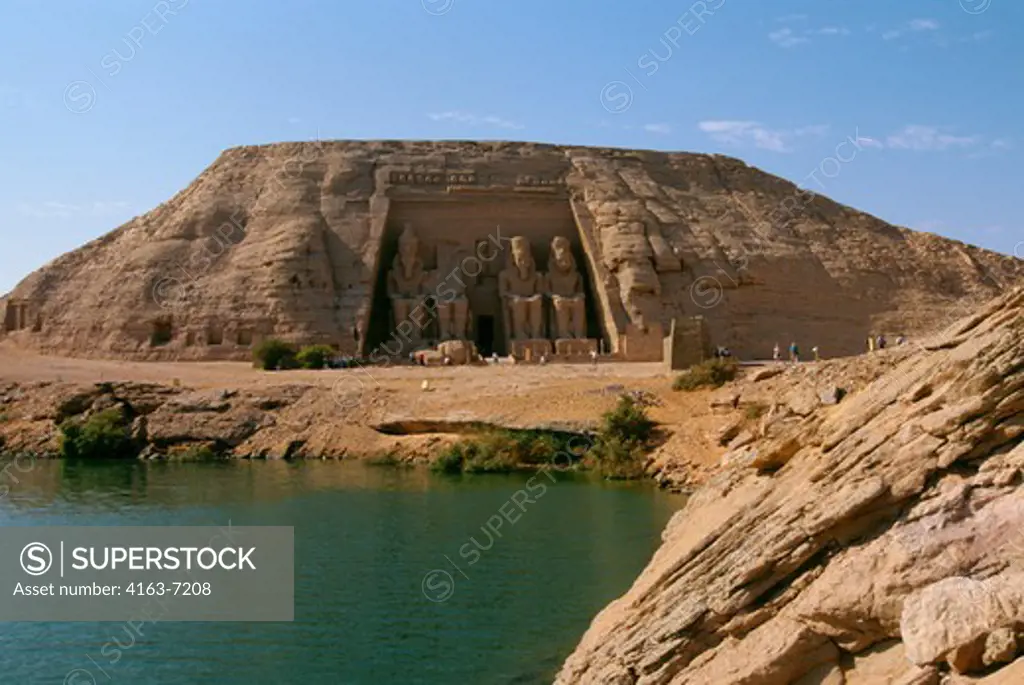 EGYPT, ABU SIMBEL, LAKE NASSER, GREAT TEMPLE OF ABU SIMBEL