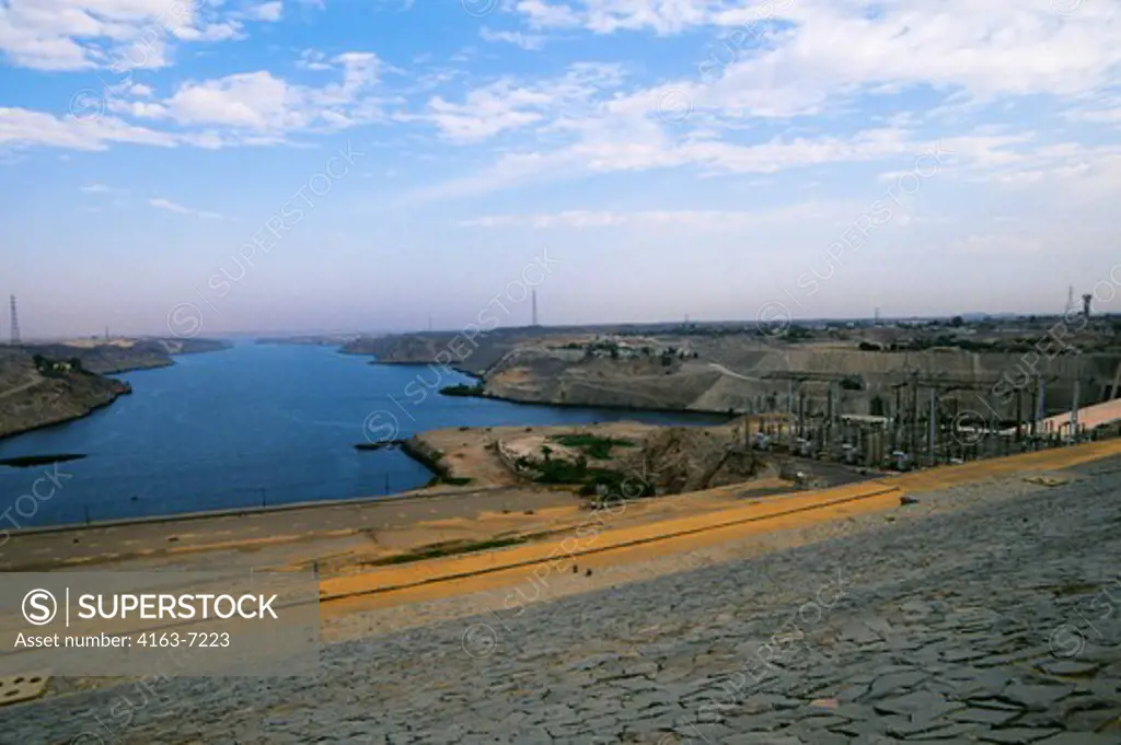 EGYPT, ASWAN, HIGH DAM, VIEW FROM DAM OF NILE RIVER