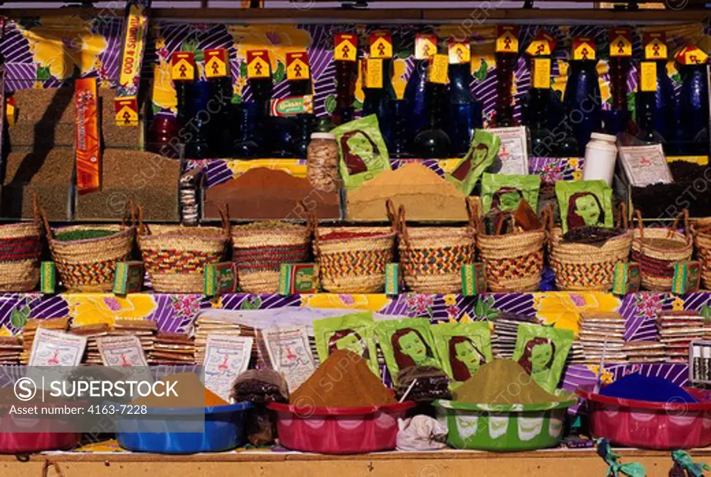 EGYPT, ASWAN, SPICES FOR SALE