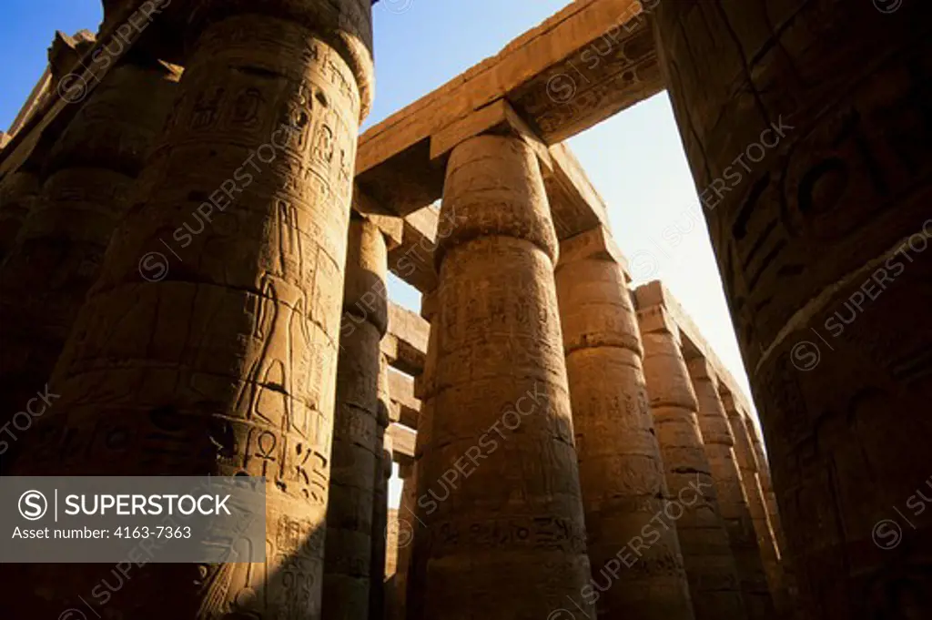EGYPT, NILE RIVER, LUXOR, TEMPLE OF KARNAK, GREAT HYPOSTYLE HALL