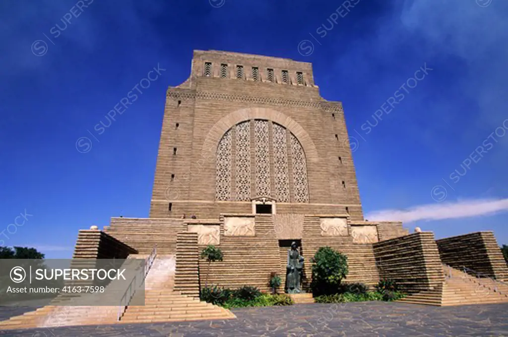 SOUTH AFRICA, PRETORIA, PIONEER MONUMENT