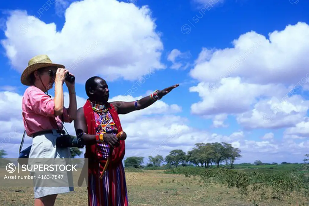KENYA, AMBOSELI SERENA LODGE, NATURE WALK WITH MASAI GUIDE, KIP (TOMANKA M. OLE KIPEPIARI)