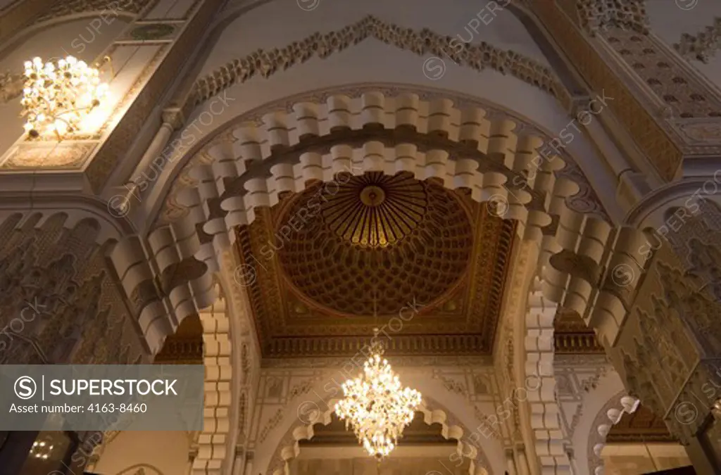 MOROCCO, CASABLANCA, HASSAN II MOSQUE, INTERIOR, CEILING