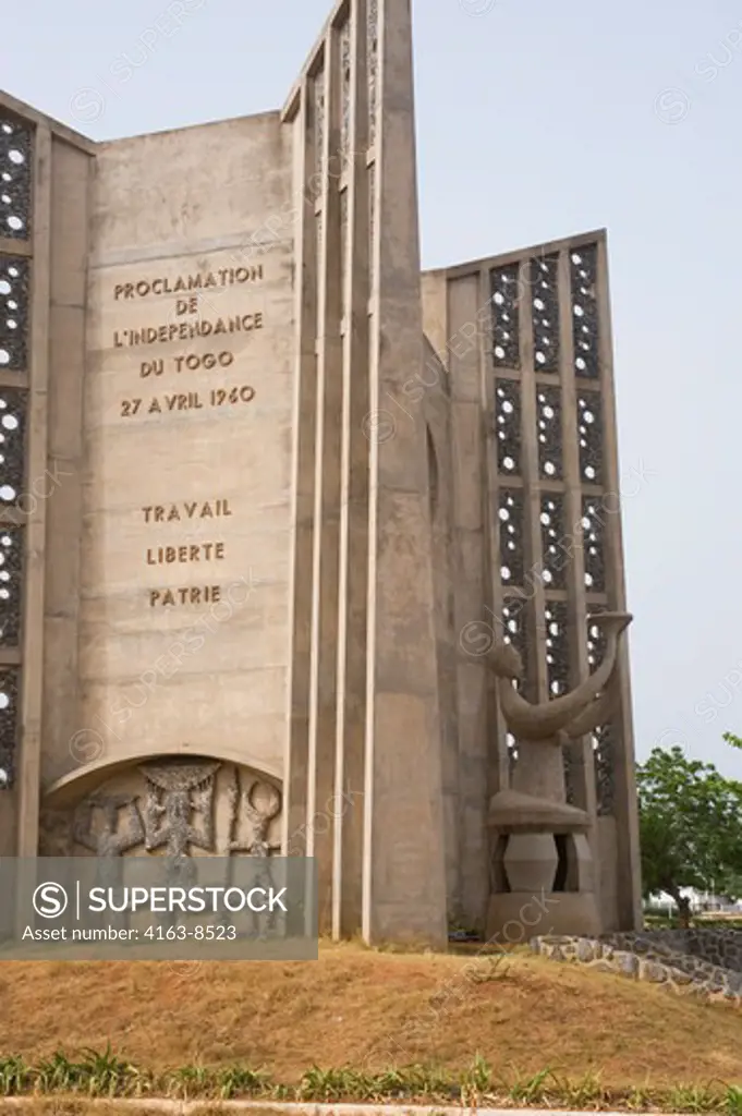 WEST AFRICA, TOGO, LOME, INDEPENDANCE SQUARE AND MONUMENT