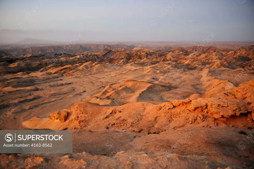 NAMIBIA, NEAR SWAKOPMUND, NAMIB DESERT IN EVENING LIGHT