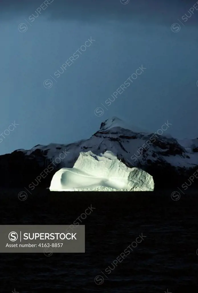 ANTARCTICA, ICEBERG IN BRANSFIELD STRAIT, KING GEORGE ISLAND BACKGROUND