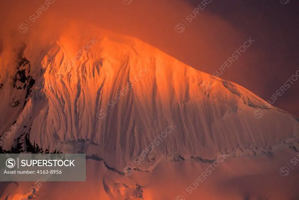 ANTARCTIC PENINSULA AREA, MIDNIGHT SUNLIGHT ON MOUNTAIN