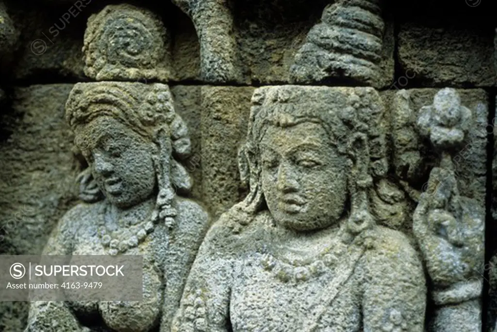 INDONESIA, JAVA, MALENG, CENTRAL JAVA, BOROBUDUR BUDDHIST TEMPLE, BASS RELIEF CARVINGS