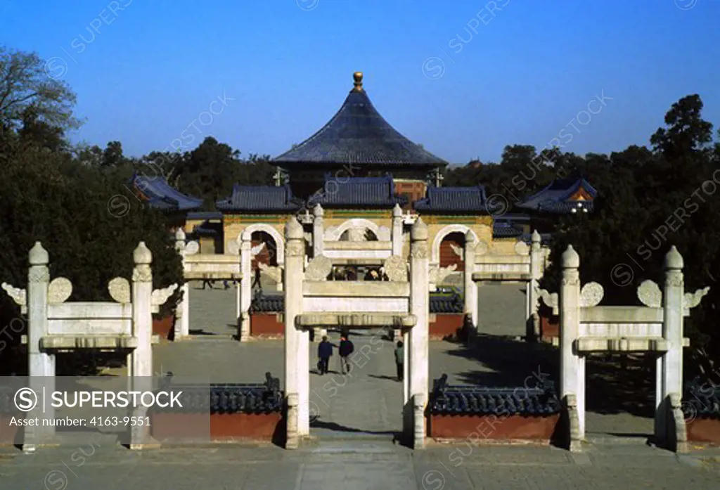 CHINA, BEIJING, TEMPLE OF HEAVEN, TEMPLE GROUNDS