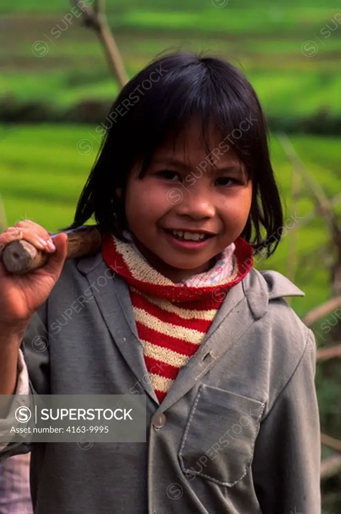 ASIA, NORTH VIETNAM, HOA BINH, PORTRAIT OF LOCAL FARM GIRL