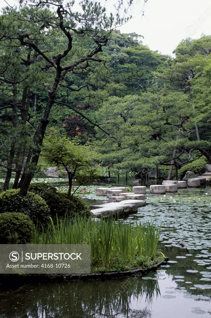 Japan, Kyoto, Heian Shrine (Shinto Shrine), Garden, Pond, Walkway