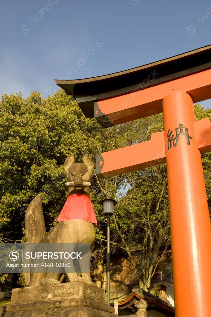 Japan, Kyoto, Fushimi Inari Shrine (Shinto Shrine), Torii Gate With Fox Statue