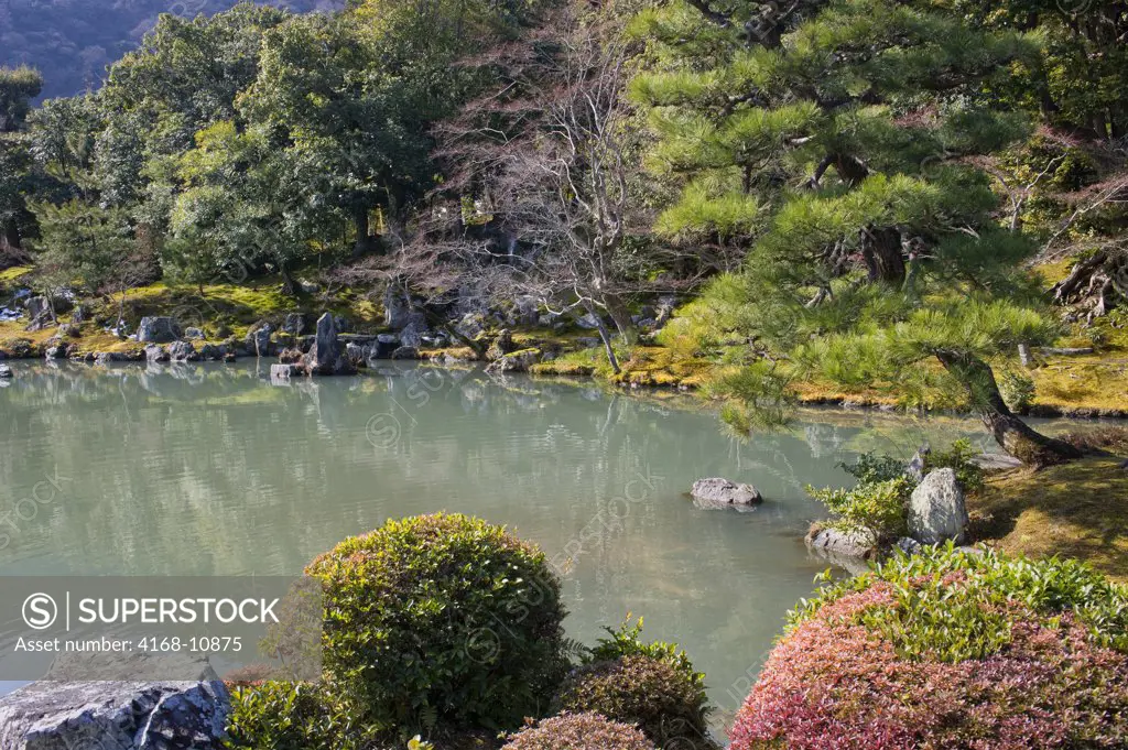 Japan, Kyoto, Arashiyama, Tenryuji Temple (Buddhist), Sogen Garden, Pond