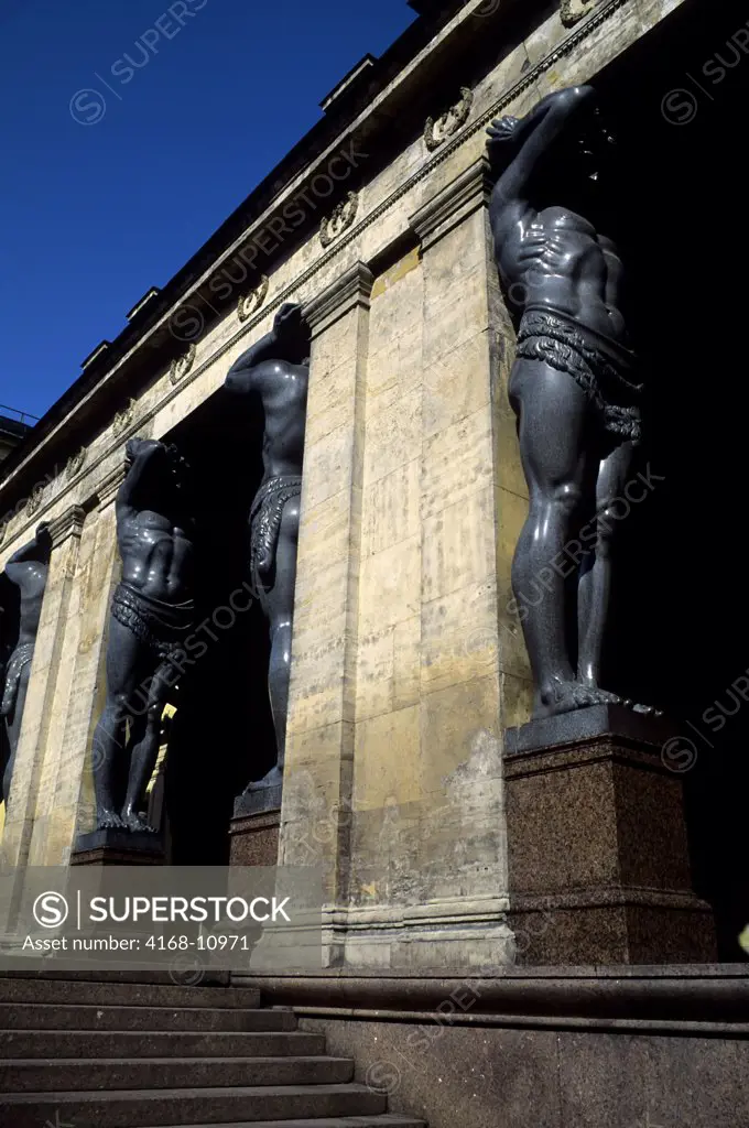 Russia, St. Petersburg, New Hermitage, Giant Statues