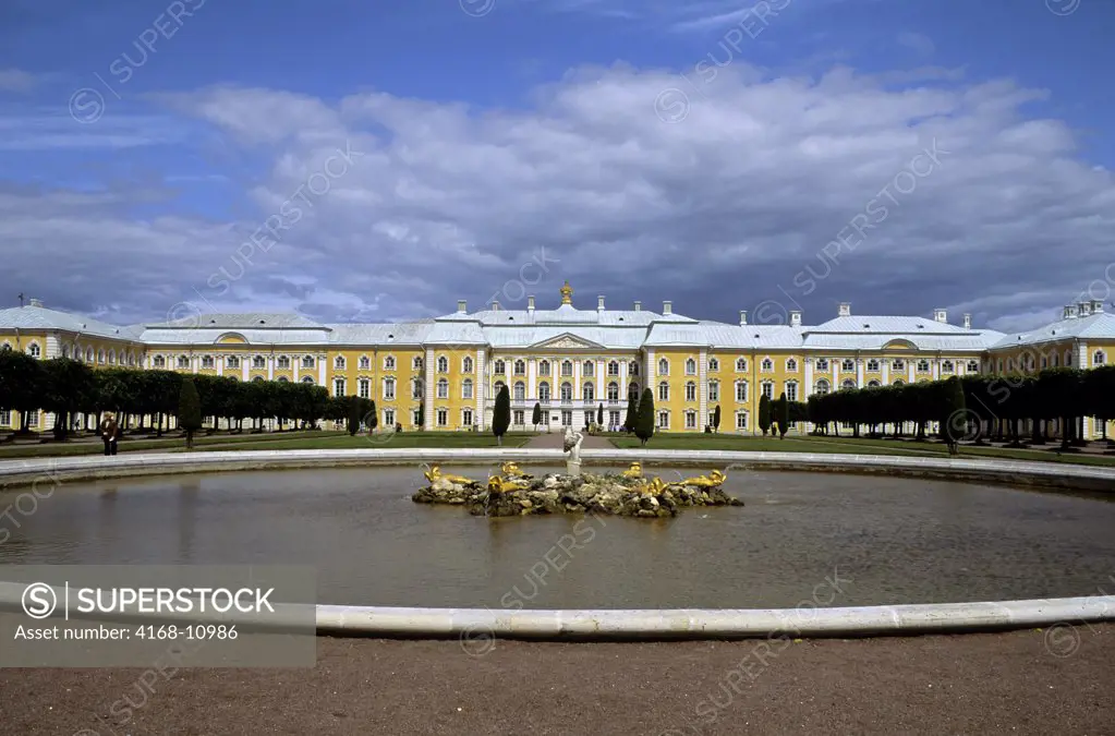 Russia,Near St. Petersburg Petrodvorets, Upper Park With Grand Palace