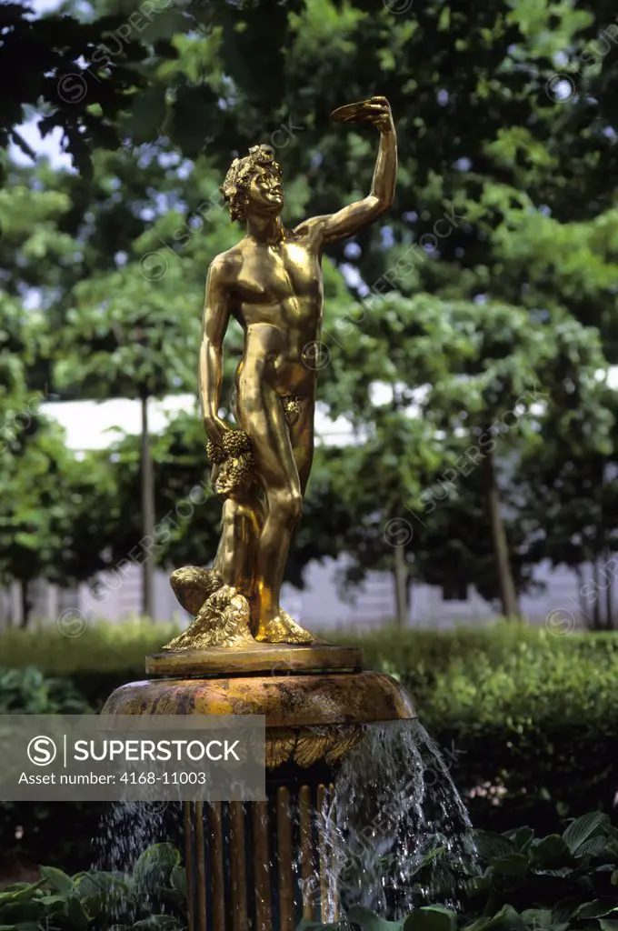 Russia,Near St. Petersburg Petrodvorets, Park, Bell Fountain, Gilded Statue,'Amazon'