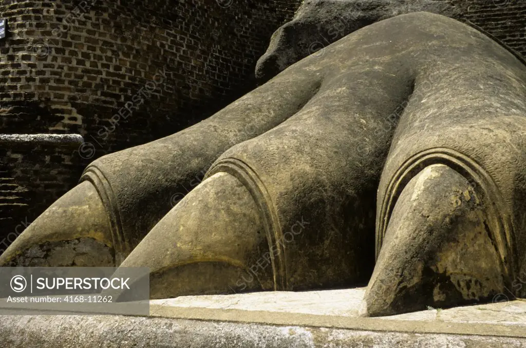 Sri Lanka, Sigiriya, Ancient Fortress, Close-Up Of Carved Lion'S Feet, Entrance