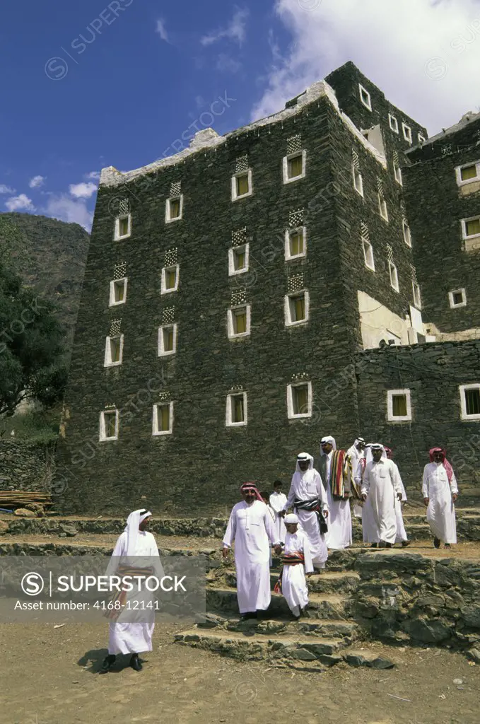 Saudi Arabia, Near Abha, Wadi Al Aws, Rijal Alma Museum, Local Men