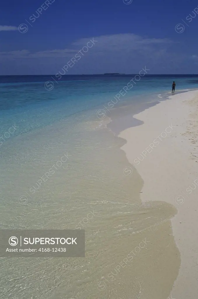 Maldives, Taj Coral Reef Resort, Beach, Tourist On Beach