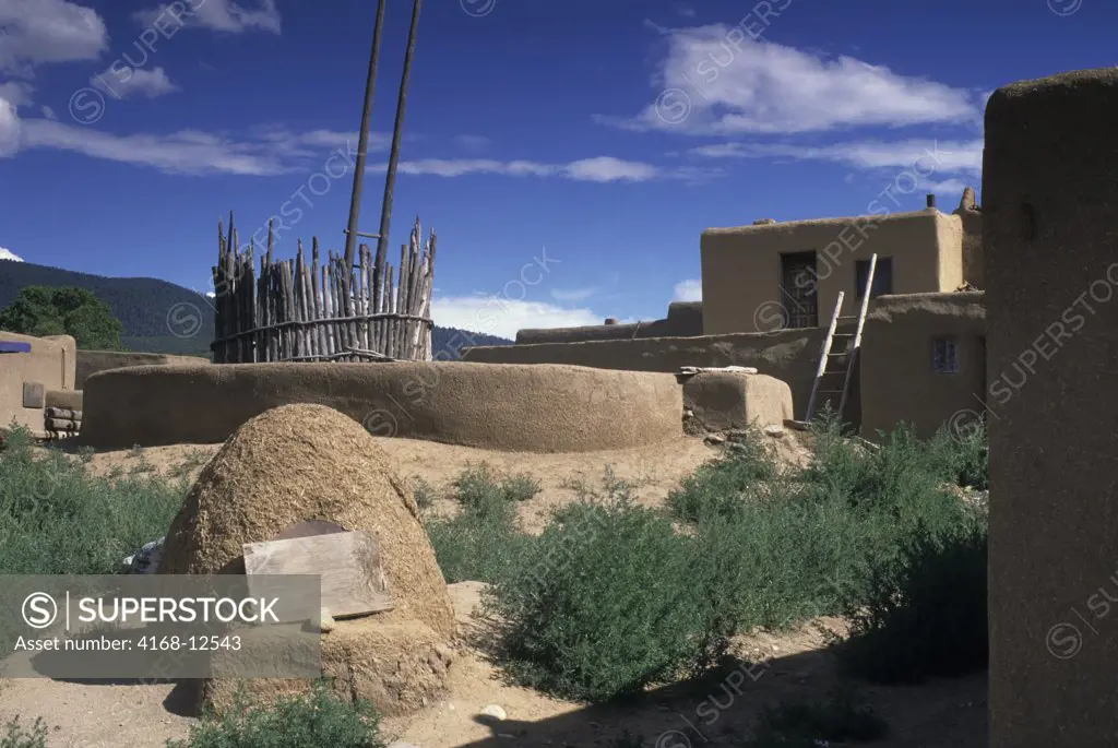 Usa, New Mexico, Taos Pueblo, Adobe (Mudbrick Construction), View Of Kiva (Roundhouse)