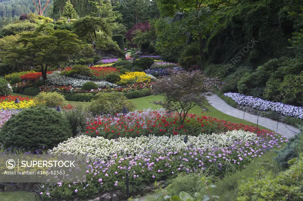 Canada, British Columbia, Vancouver Island Near Victoria, Butchart Gardens, View Of Sunken Garden