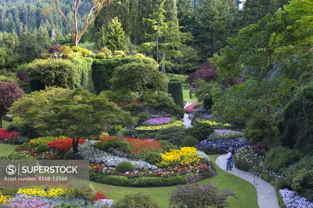 Canada, British Columbia, Vancouver Island Near Victoria, Butchart Gardens, View Of Sunken Garden