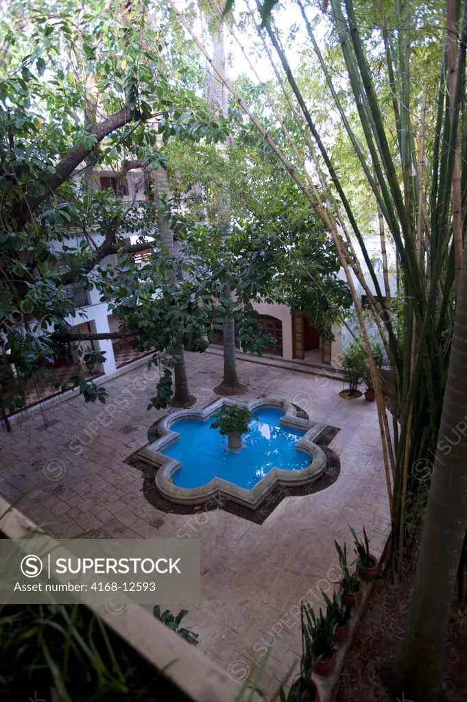 Mexico, Yucatan Peninsula, Chichen Itza, Hotel Mayaland, Fountain