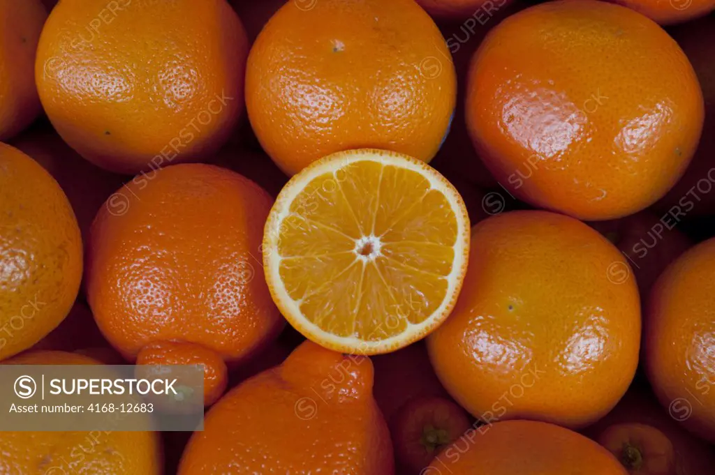 Usa, Washington State, Seattle, Pike Place Market, Produce Stand With Oranges