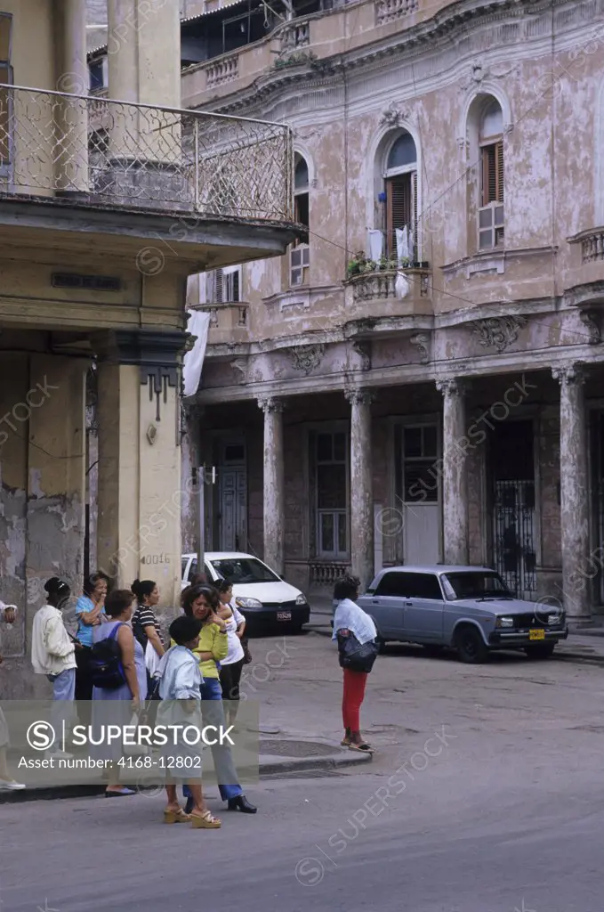 Cuba, Havana, Street Scene, Paseo De Marti, People Waiting For Bus