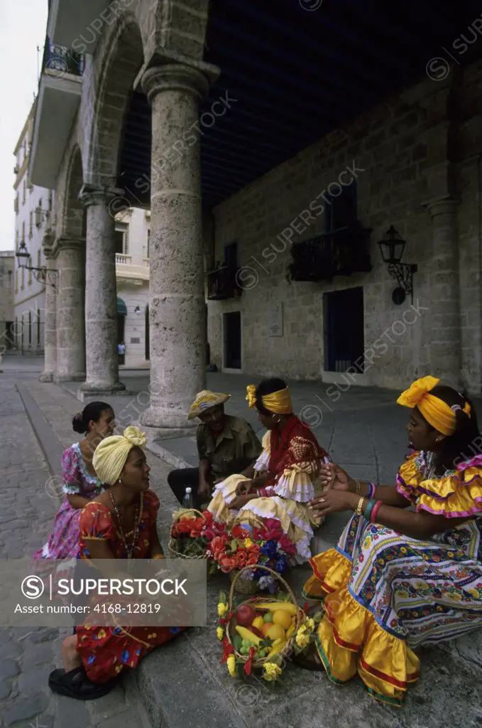 Cuba, Old Havana, Plaza De La Catedral, Women In Colonial Clothing