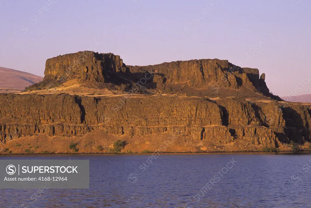 USA, Eastern Washington, Columbia River, Horsethief Lake State Park, Rock Formation