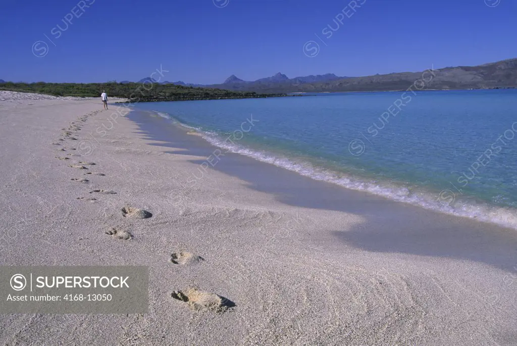 Mexico, Baja California, Coronado Island, White-Sand Beach, Girl (10 Years Old), Footprints