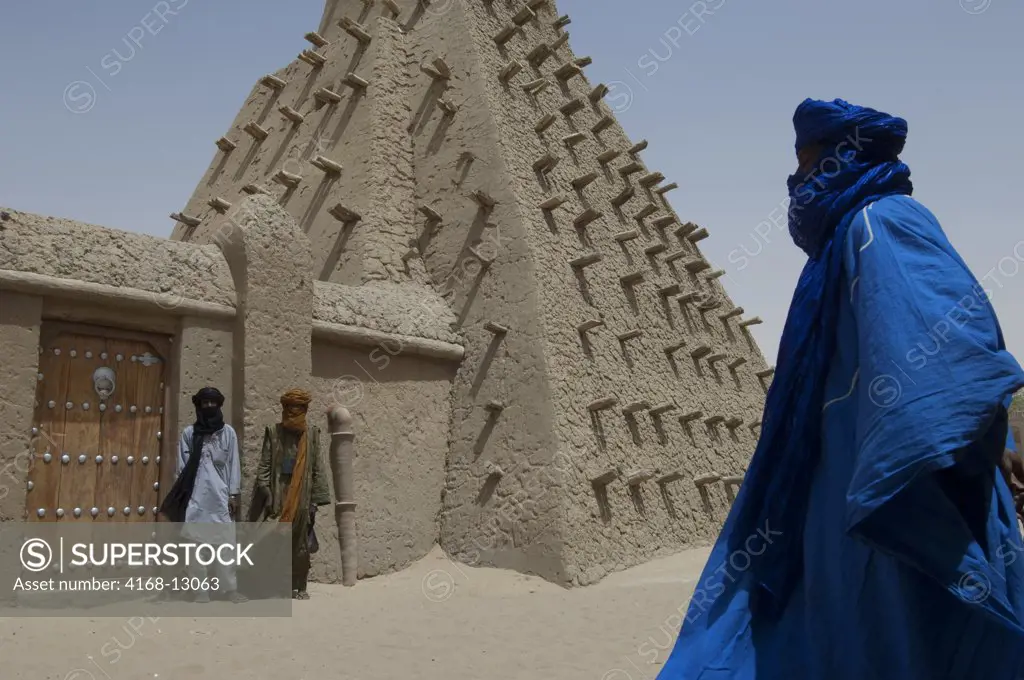 Mali, Timbuktu, City On The Edge Of The Sahara Desert, Sankore Mosque, Early 15Th Century, Tuareg Men